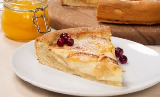 Ābolu pīrāgs multikatlā