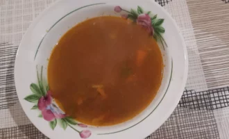 Pupiņu zupa ar liellopu gaļu